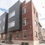 Huge 4 Bdrm - Roof Deck - Parking - Soak Tub!