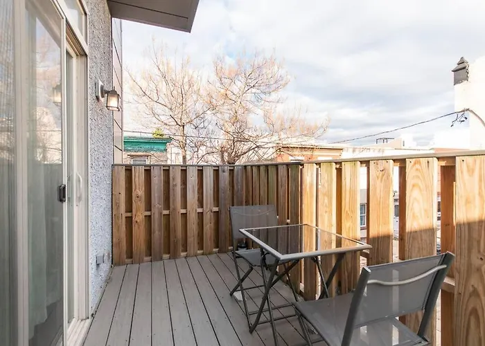 Huge 4 Bdrm - Roof Deck - Parking - Soak Tub!