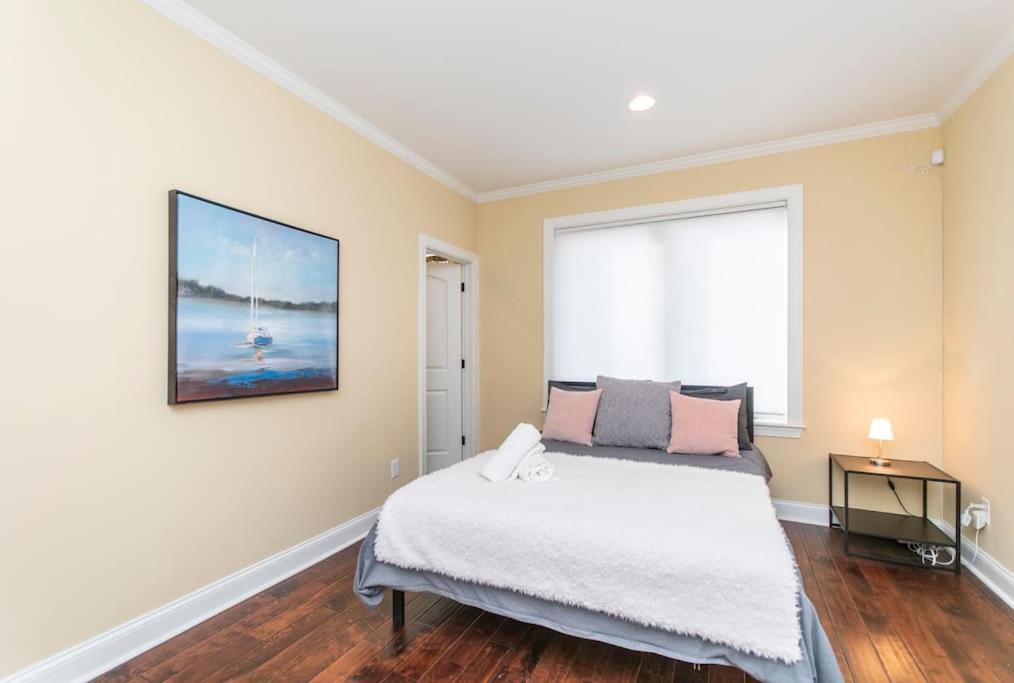 Huge 4 Bdrm - Roof Deck - Parking - Soak Tub! * Philadelphia