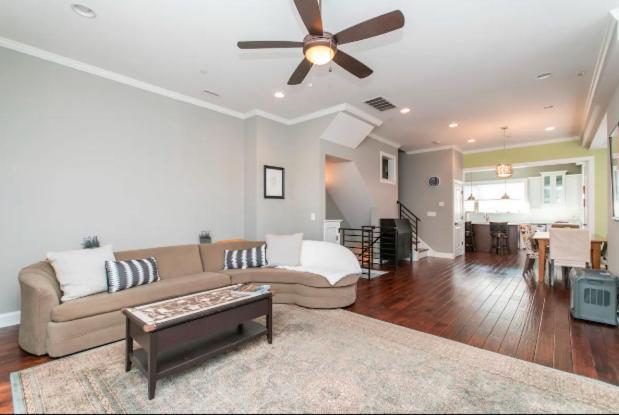 Huge 4 Bdrm - Roof Deck - Parking - Soak Tub!