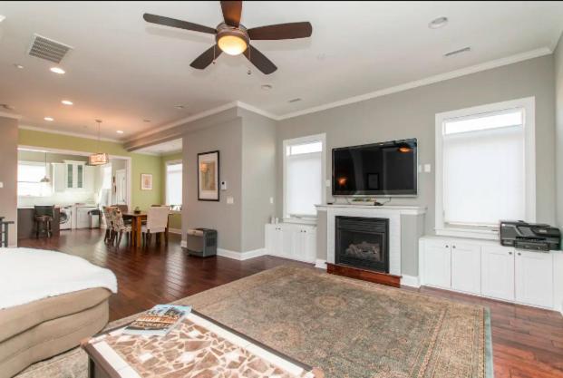 Huge 4 Bdrm - Roof Deck - Parking - Soak Tub! Philadelphia